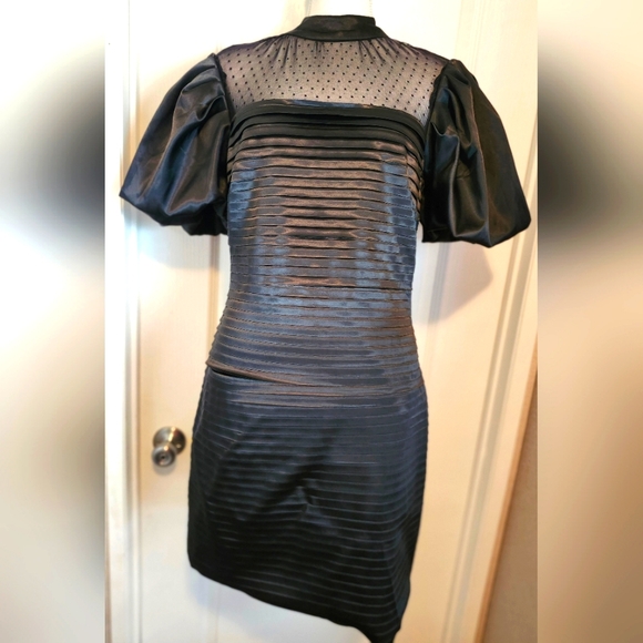 Fashion Nova Dresses & Skirts - Nova Luxe black dress with puffy sleeves Size Size medium EUC